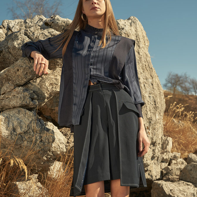 襟ギャザーシャツ