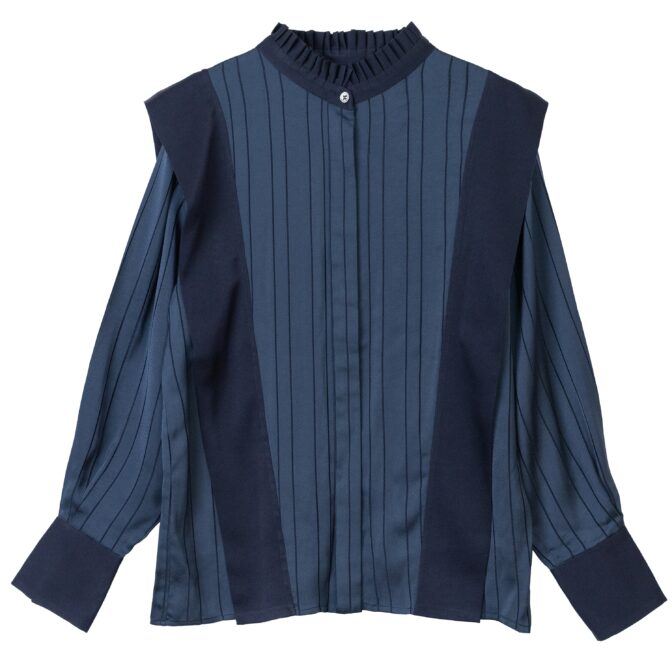 襟ギャザーシャツ