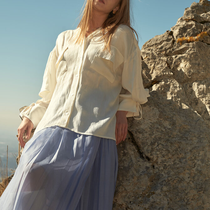 Vネックポケットブラウス